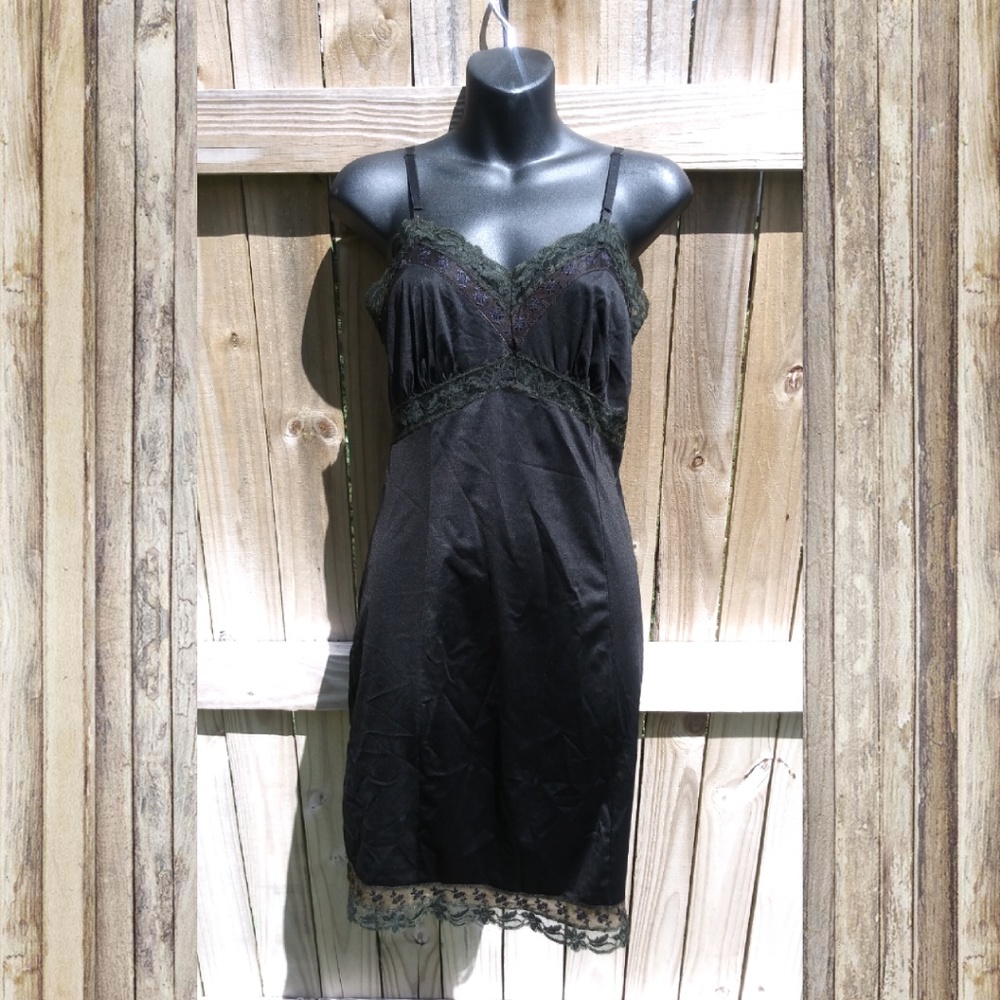 VINTAGE Black Gaymode Half Slip